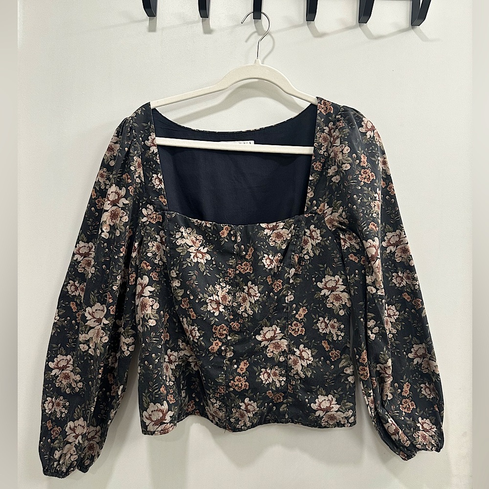 Long sleeve floral top